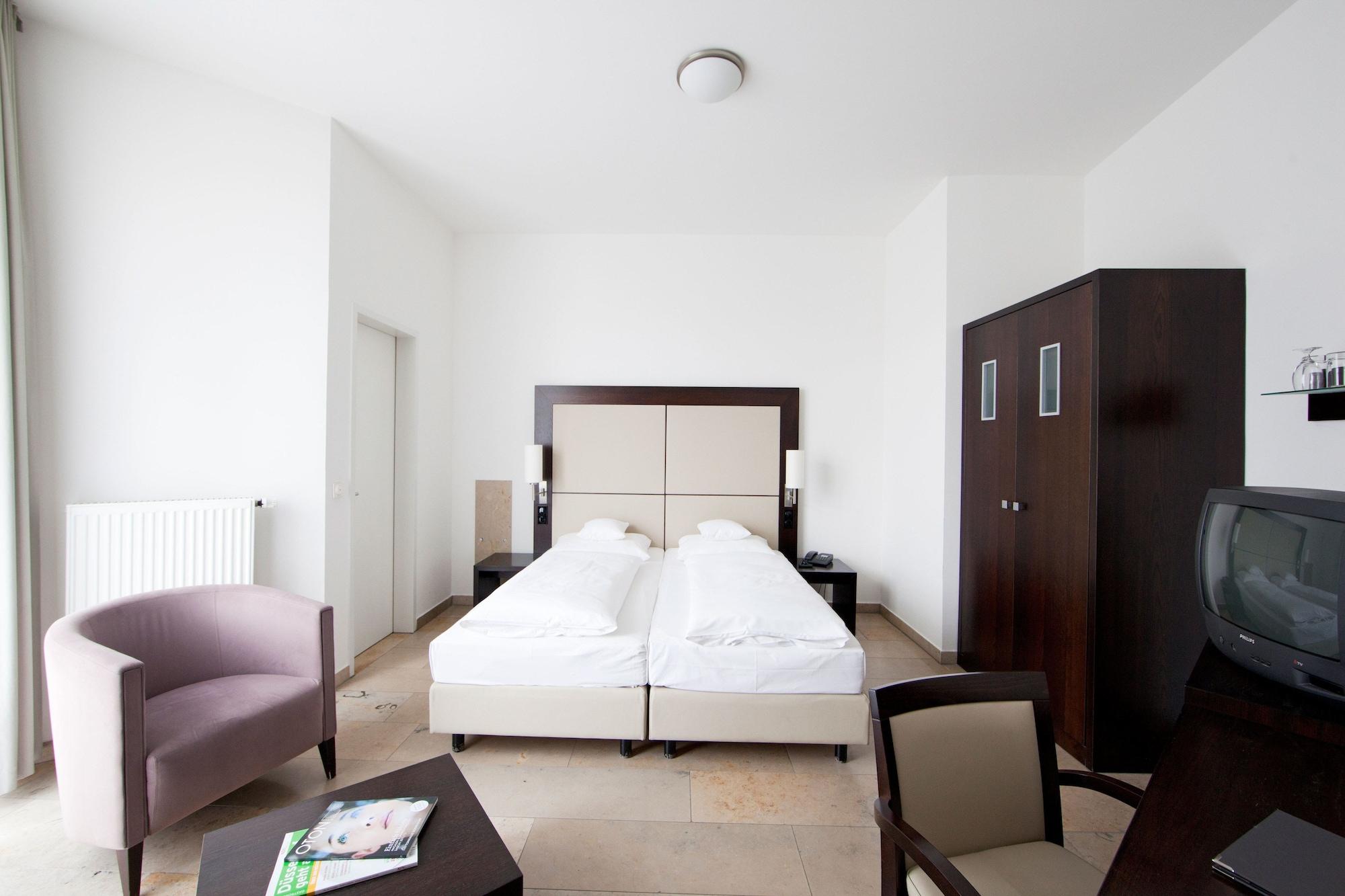 Burns Art Hotel - Dusseldorf, Dusseldorf
